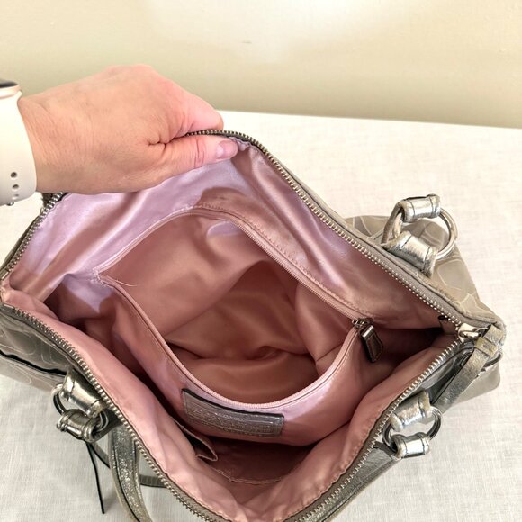 Y2K Coach Signature Poppy Gray Silver Tote Bag Purse Zip Closure Shoulder Bag - Picture 10 of 12